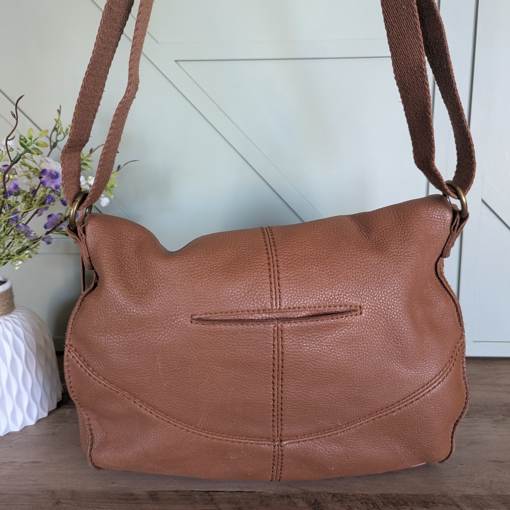 The Sak Silverlake Brown Pebbled Leather Crossbody with Tassel Detail - Picture 5 of 11